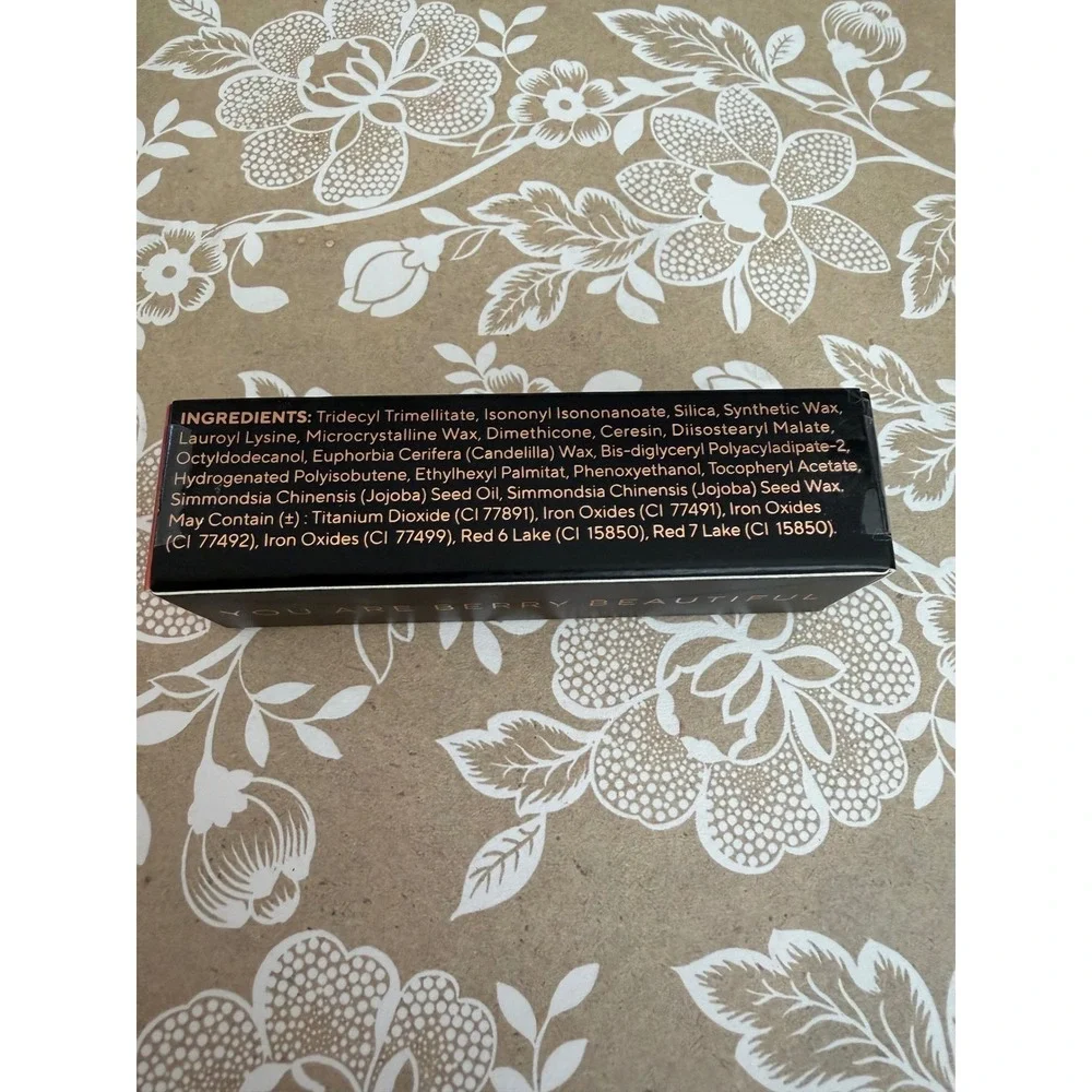 Shades by Shan Matte Lipstick Dubai Vegan Cruelty-Free‎ Full Size